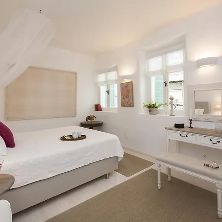 White Jasmine Kır Evi