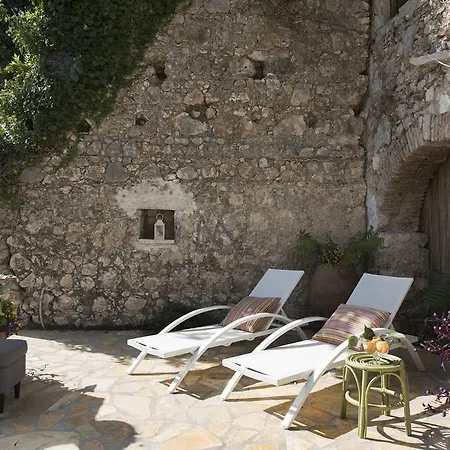 White Jasmine * Áno Korakiána