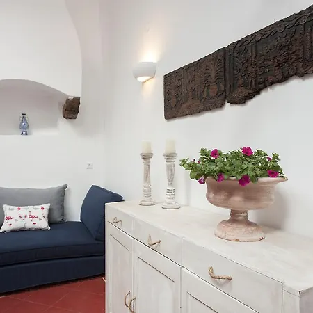 White Jasmine * Áno Korakiána